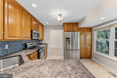 1465 Kingstream Drive, Herndon, VA 20170 - Photo 9