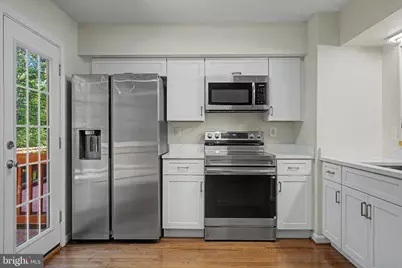 6941 Compton Lane, Centreville, VA 20121 - Photo 3