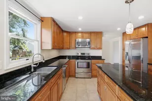 3894 Plum Run Ct, Fairfax, VA 22033 - Photo 19