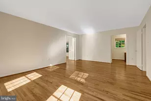 10898 Featherfield Ct, Fairfax, VA 22030 - Photo 27