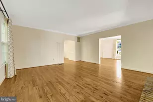 10898 Featherfield Ct, Fairfax, VA 22030 - Photo 9