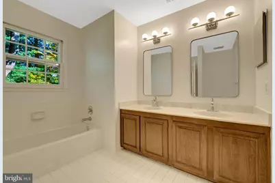 10898 Featherfield Court, Fairfax, VA 22030 - Photo 33
