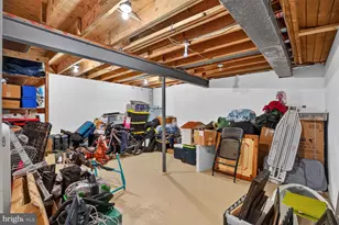 2003 Upper Lake Dr, Reston, VA 20191 - Photo 45