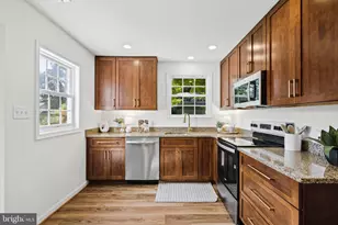 10308 Collingham Dr, Fairfax, VA 22032 - Photo 15