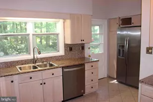 3720 Woodland Cir, Falls Church, VA 22041 - Photo 5