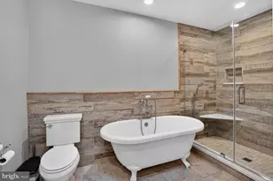 2003 Upper Lake Dr, Reston, VA 20191 - Photo 25
