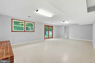 8416 Stonewall Dr, Vienna, VA 22180 - Photo 25