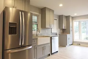 2391 Cedar Ln, Vienna, VA 22180 - Photo 9