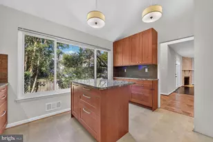 10903 Knights Bridge Ct, Reston, VA 20190 - Photo 7
