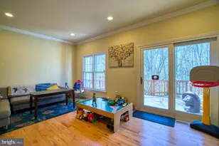 6137 Summer Park Ln, Alexandria, VA 22315 - Photo 5