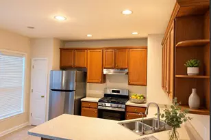 8901 Singleleaf Cir, Lorton, VA 22079 - Photo 9