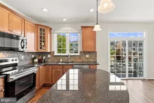 4653 Carisbrooke Ln, Fairfax, VA 22030 - Photo 19