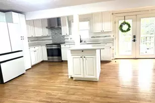 9409 Starlit Ponds Dr, Fairfax, VA 22032 - Photo 3