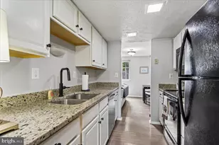 12151 Purple Sage Ct, Reston, VA 20194 - Photo 7