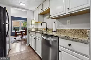 12151 Purple Sage Ct, Reston, VA 20194 - Photo 9