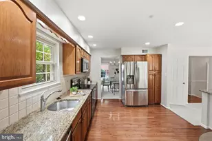 7362 Silver Pine Dr, Springfield, VA 22153 - Photo 17