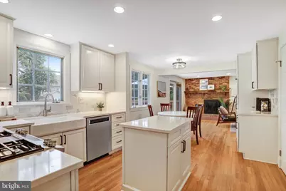 907 Cantle Lane, Great Falls, VA 22066 - Photo 9