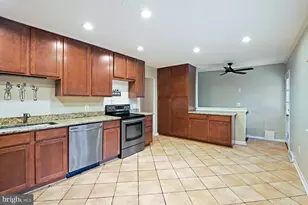 9908 Minburn St, Great Falls, VA 22066 - Photo 11