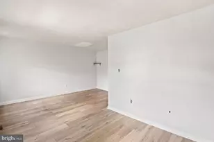 9438 Cloverdale Ct, Burke, VA 22015 - Photo 11