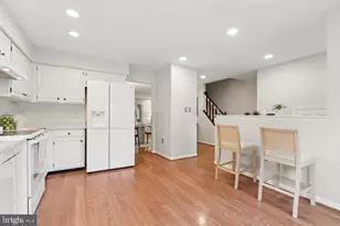3934 Tallow Tree Pl, Fairfax, VA 22033 - Photo 11