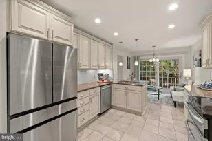 6312 Chaucer View Cir, Alexandria, VA 22304 - Photo 7