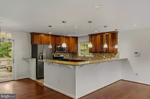 511 Walker St SW, Vienna, VA 22180 - Photo 5