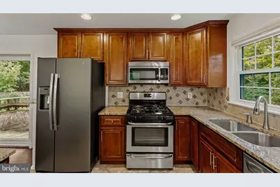 511 Walker Street SW, Vienna, VA 22180 - Photo 9