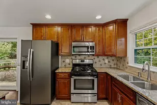 511 Walker St SW, Vienna, VA 22180 - Photo 9