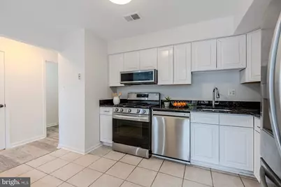 11924 Travistock Court, Reston, VA 20191 - Photo 9