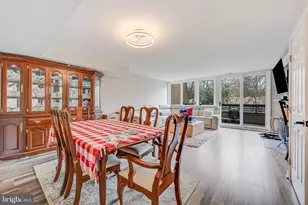 11610 Windbluff Ct, Reston, VA 20191 - Photo 7
