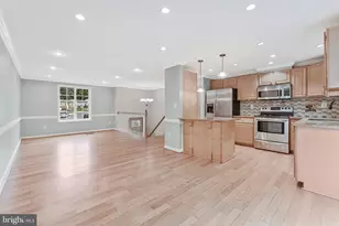8471 Great Lake Ln, Springfield, VA 22153 - Photo 9