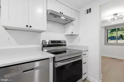 5872 Kara Place, Burke, VA 22015 - Photo 13