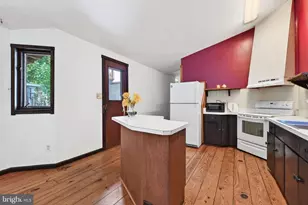 10708 Meadowood Dr, Vienna, VA 22181 - Photo 15
