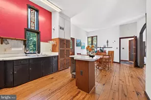 10708 Meadowood Dr, Vienna, VA 22181 - Photo 17