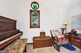 10708 Meadowood Dr, Vienna, VA 22181 - Photo 21