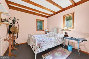 10708 Meadowood Dr, Vienna, VA 22181 - Photo 29