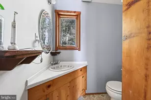 10708 Meadowood Dr, Vienna, VA 22181 - Photo 31