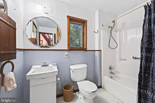 10708 Meadowood Dr, Vienna, VA 22181 - Photo 27