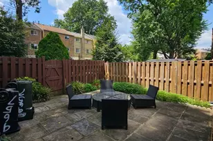 9657 Lindenbrook St, Fairfax, VA 22031 - Photo 15