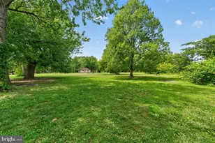 6010 Bangor Dr, Alexandria, VA 22303 - Photo 37