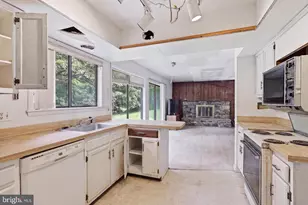9412 Talisman Dr, Vienna, VA 22182 - Photo 9