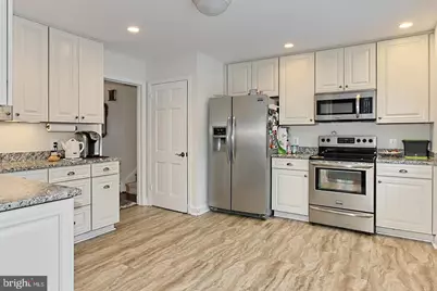 5619 Wharton Lane, Centreville, VA 20120 - Photo 17