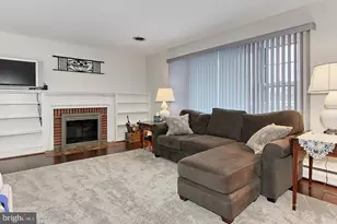 5619 Wharton Ln, Centreville, VA 20120 - Photo 11
