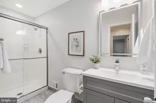 10812 Hunt Club Rd, Reston, VA 20190 - Photo 31