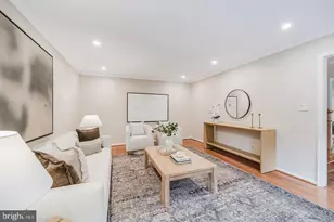 10812 Hunt Club Rd, Reston, VA 20190 - Photo 17