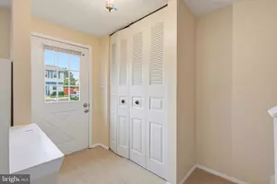 8284 Crestmont Cir, Springfield, VA 22153 - Photo 3