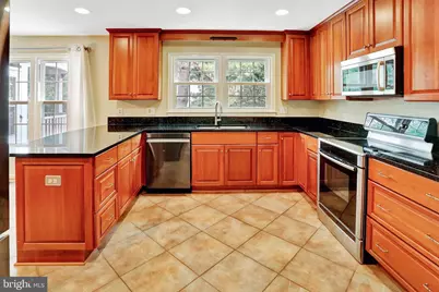 13058 Farthingale Drive, Herndon, VA 20171 - Photo 7