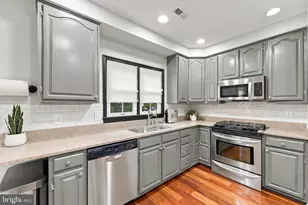 7024 Fieldhurst Ct, Alexandria, VA 22315 - Photo 17