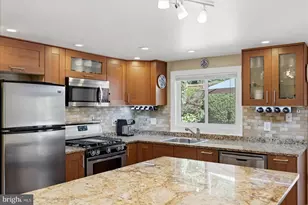 10929 Howland Dr, Reston, VA 20191 - Photo 7
