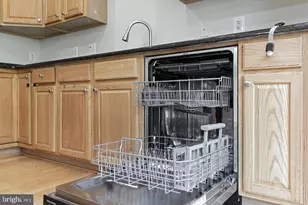 8773 Mill Towns Ct, Alexandria, VA 22309 - Photo 19